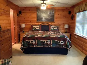 Private Cabin Getaway- Long Range Mountain View’s! - Image 3