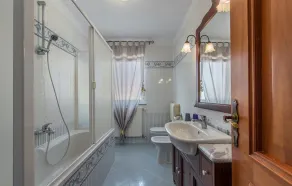 Apartment Orzan with Balcony and Sea View III - Image 4