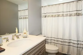 Awesome home in Peahala Park with 4 Bedrooms, Internet and WiFi - Image 3
