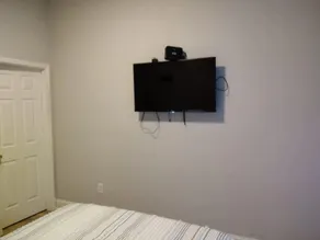 lovely relaxing room with hight speed internet , neflix with a independent entry - Image 5