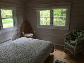 Log house near a child-friendly sandy beach - Image 5