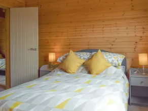 4 bedroom accommodation in Drayton - Image 4