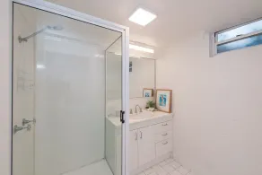 Beautiful home in a great location - Image 3