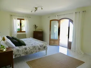 A beautifully renovated old Hunting Lodge with stunning countryside views - Image 4