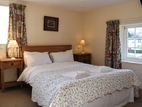 5 bedroom accommodation in Winsford - Image 3