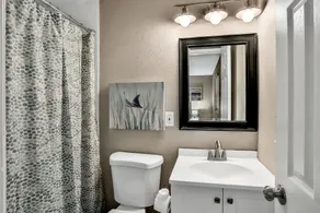 ⭐️Stylish 3/2 🏡 fully renovated in Orange Park⭐️ - Image 4