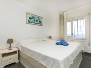 Nice apartment for 4 guests with pool, WIFI, A/C, TV, terrace and pets allowed - Image 5