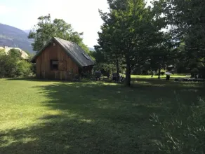 Petit Chalet Idéal Pour L'été Proche du lac - Image 4