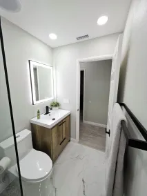 Private home near all major local events 6BD-3BAT for up to 14 guests. - Image 4