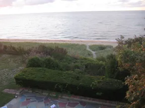 Idyllic Cape Cod beachfront home - Image 5