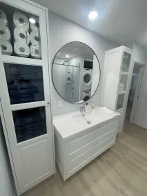 Lakefront Cottage - Image 3