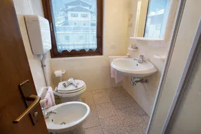 Apartment \"Monolocale Iris 1\" with Mountain View, Balcony & Wi-Fi - Image 2