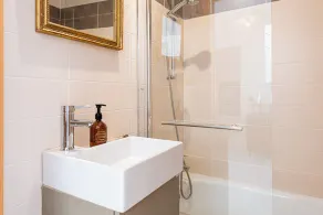 Metropolitan Apartment in Malaga by Solaga Holiday Homes - Image 4