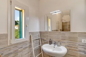 Ca di Perti Apartment 3 with Mountain View - Image 3