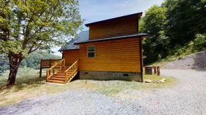 GORGEOUS LAKE FRONT CABIN - PRIVATE LAKE ACCESS-FISHING, KAYAKING, AND HIKING. - Image 4