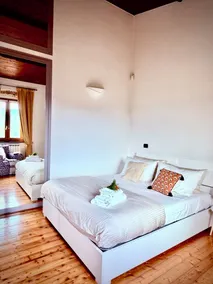 Renovierte Villa in den grünen Hügeln, nur wenige Minuten vom Zentrum von Rapallo entfernt - Image 4