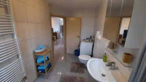 Ruhige und Sonnige Ferienwohnung mit Eigener Terrasse und Aussicht in die Natur - Image 3