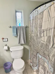 Privat tropisk trädgårdsstuga belägen i ganska och bekvämt Lakeview-område - Image 3