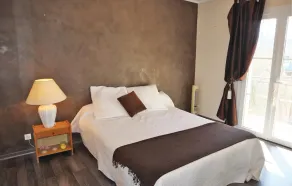 Beautiful home in Valreas - Image 4