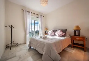 Apartamento con jardín, barbacoa y terraza - Image 5