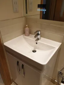 London Luxury 3 bedroom 2 bathrooms flat 1 min to Redbridge Station FREE parking & WIFI - Image 5