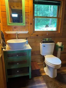 Cozy Mountaintop Retreat - Image 4