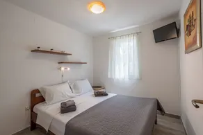 House Oliva with private pool and large garden - Image 3