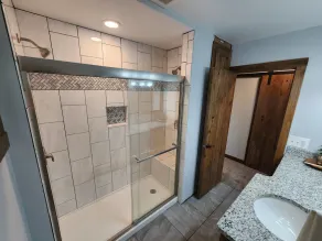 Luxurious remodel near historic downtown Hudson! - Image 2