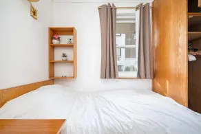 Compact apartment in central London - Image 3