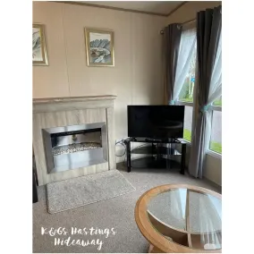 Comfortable 3-Bed Caravan - Combe Haven - Image 3