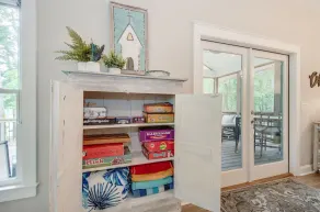 Nouvelle maison au bord du lac près des îles Lanier avec quai privé. Une vue imprenable sur chaque chambre! - Image 4