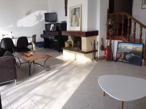 Air-conditioned villa in residence with swimming pool and tennis court - Image 2