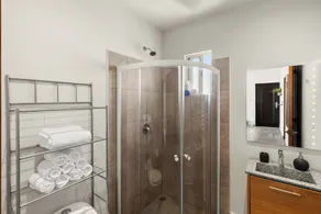 Amazing dept with private rooftop w/jacuzzi. 5 minutes from beach - Image 3