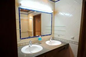 4 bedroom villa with private pool and garden in the center of Tavira - Image 3