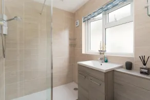Tide View - stylish apartment with sea views and parking, moments to the beach - Image 2