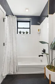 Free Parking 30% Off! Prime Area Near NYC & EWR, 98 Walk score - Image 4