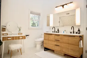 Modern bondgård / Beach Style Decor - Image 4
