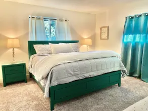 Enjoy Artisan Bread ❤️ Quiet Rambler + Historic Park, Firepit, Pets, 2 Car Garage - Image 4
