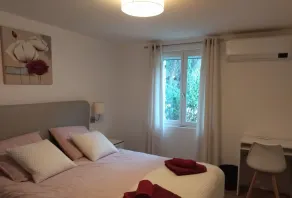 Villa de plein pied climatisée, WiFi ,  piscine et grand jardin calme - Image 5
