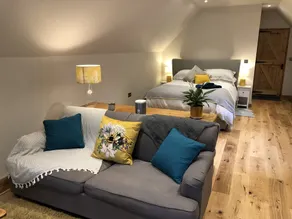 The Hive - beautiful studio with amazing hot tub - Image 4