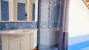 Tastefully furnished maisonette apartment - Image 2