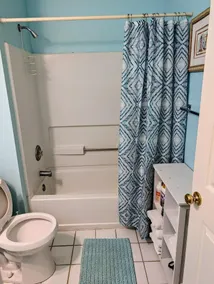 Condo 2 Bd / 2bath! 200 étapes vers la plage! Vue sur l'eau! - Image 3