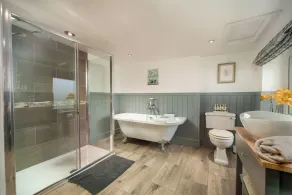 Riverside, Family Friendly Home on the River Derwent with Hot Tub, 10 guests - Image 2