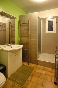 T2 ALIVU dans une villa au calme, avec piscine et grand jardin - Image 2