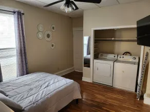 Lower 2 Bedroom Parkview - Image 3