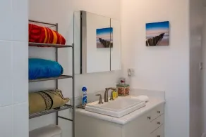 NewListing 1Bdrm GuestHouse w / Private Yard Near Venice, MDR, LAX & Silicon Beach - Image 2