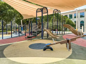 Serene 1 Bedroom - Lake Apartments Green Community - Image 3