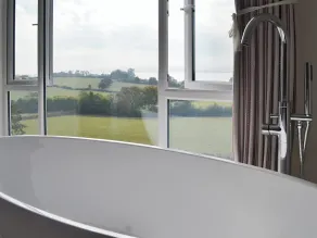 5 bedroom accommodation in Exmouth - Image 4