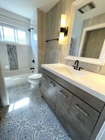 Relaxing Nestled btw Watch Hill & Weekapaug! BEACH, waterviews, newly renovated - Image 2