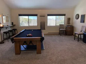 Peaceful Rustic Mountain Entertainment Studio - Image 4
